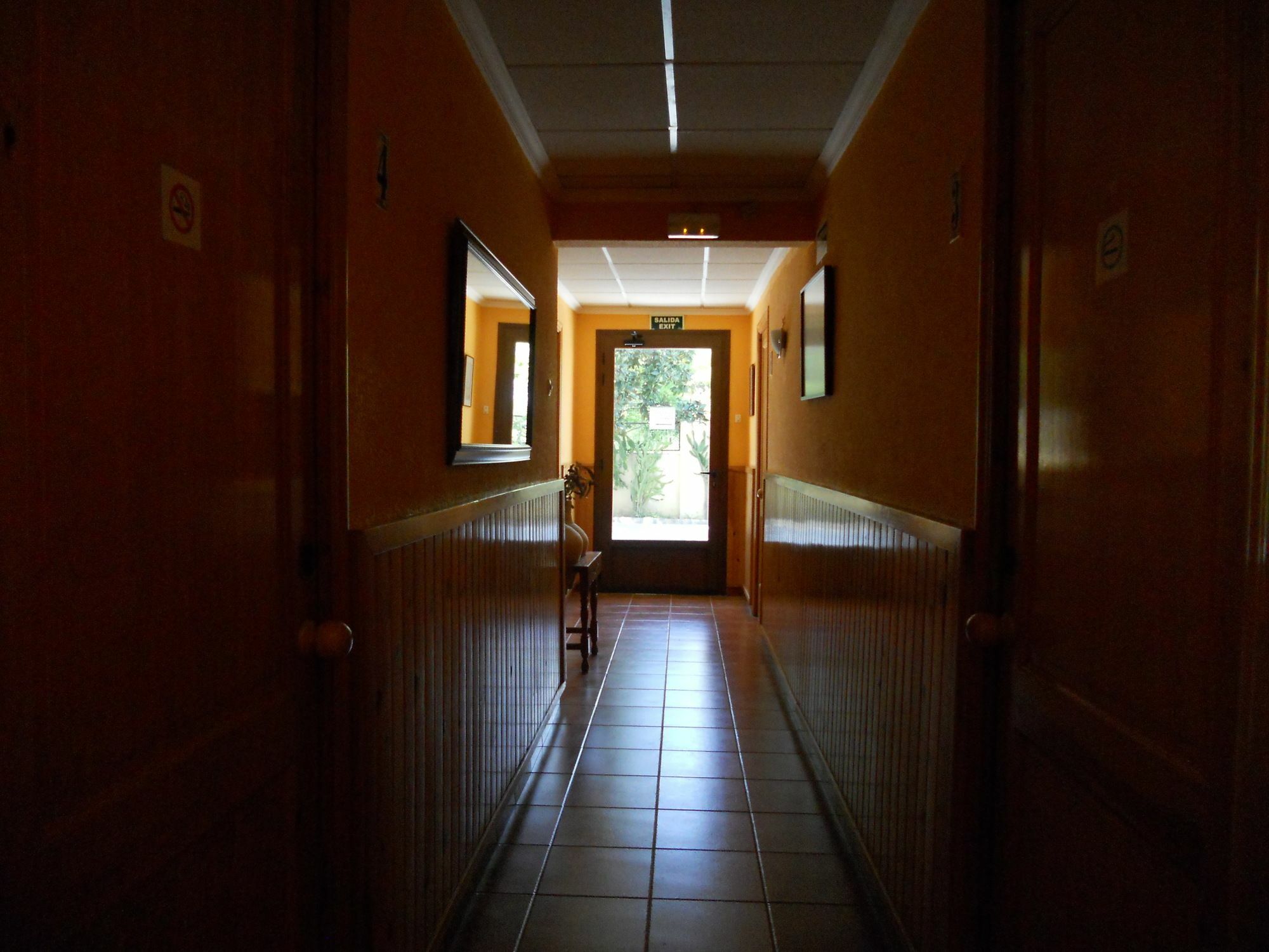 Hostal El Callejon Tarragone Extérieur photo